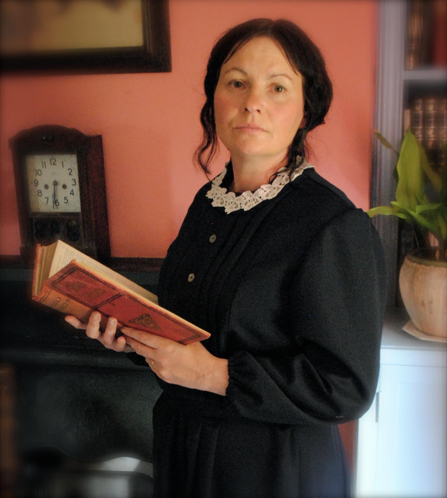 Eloise Williams as Edith Nesbit